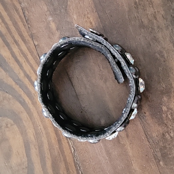 BOGO Hard Rock Cafe black leather cuff bracelet - Picture 7 of 7